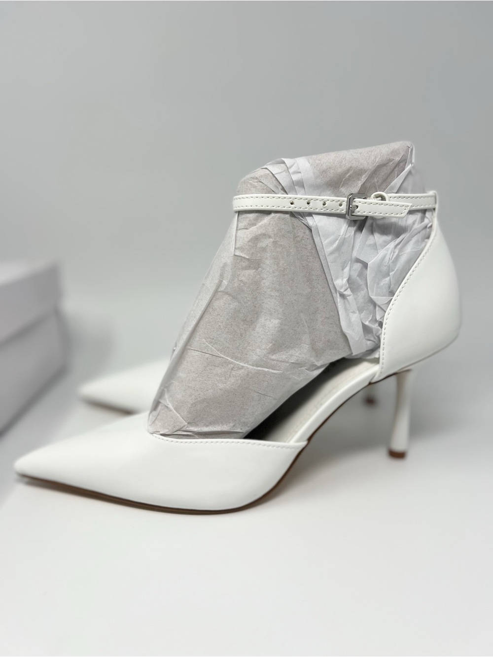 Marc Fisher Rvker Pumps
Size 7 - Picture 5 of 8